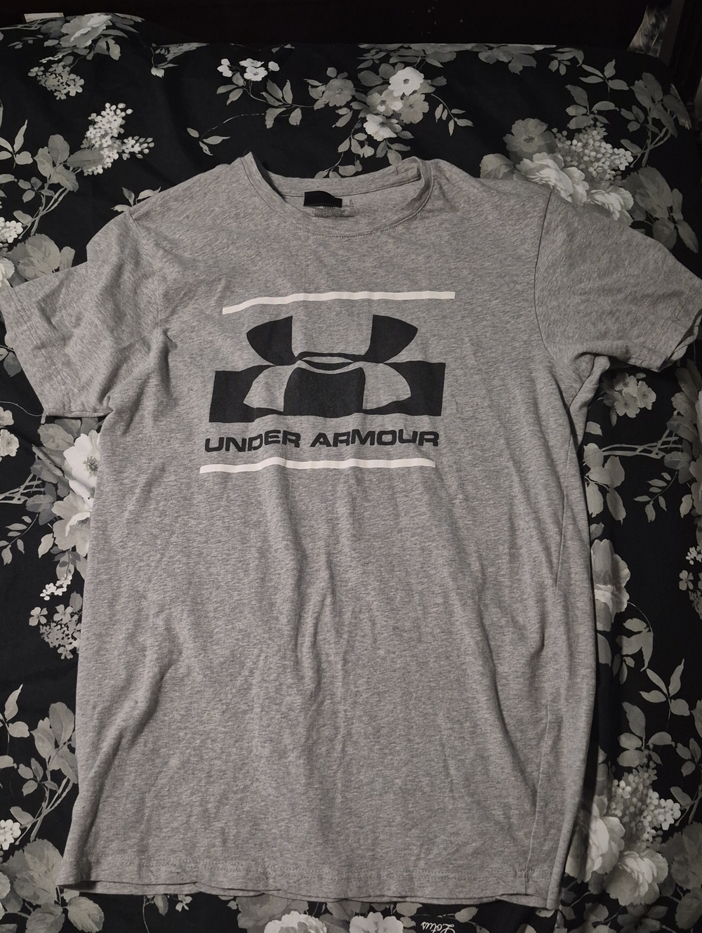 Under Armour Men's Light Gray Short-Sleeve Logo Tee